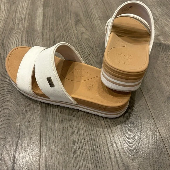 Reef  white beige horizon platform sandals - Picture 4 of 9